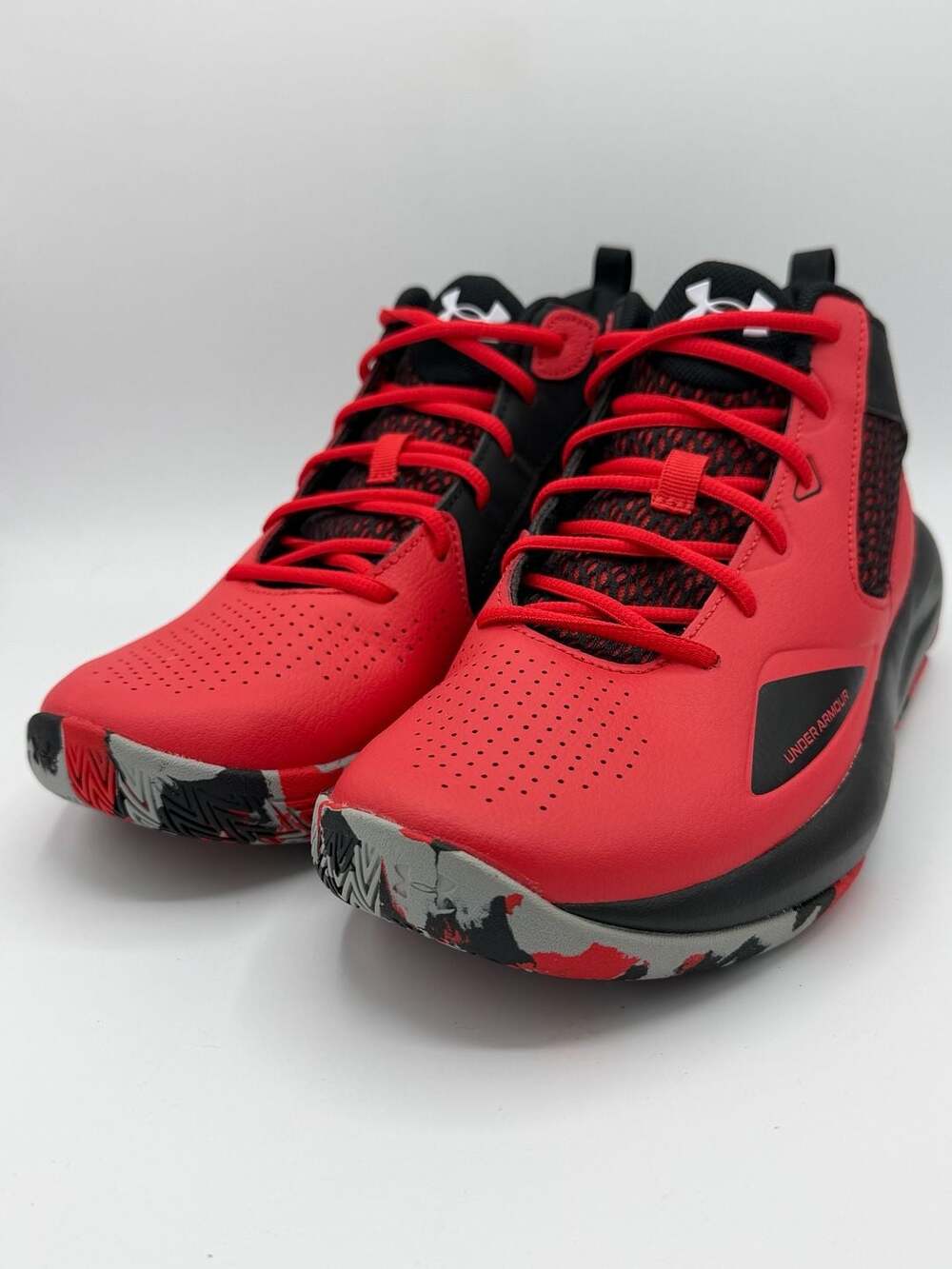 Under Armour Lockdown 5 Mens 10 Basketball Shoes Red Black 3023949-601